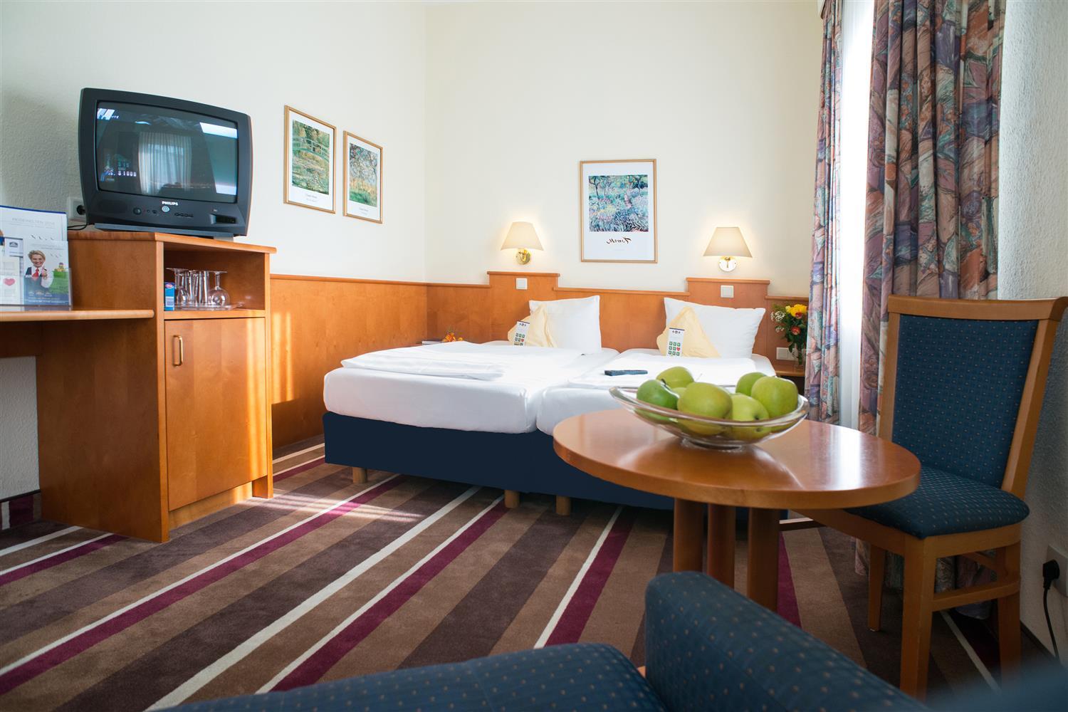 Sure By Western Ambassador 3*