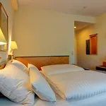 Hotel Ambassador Duesseldorf 3* Dusseldorf