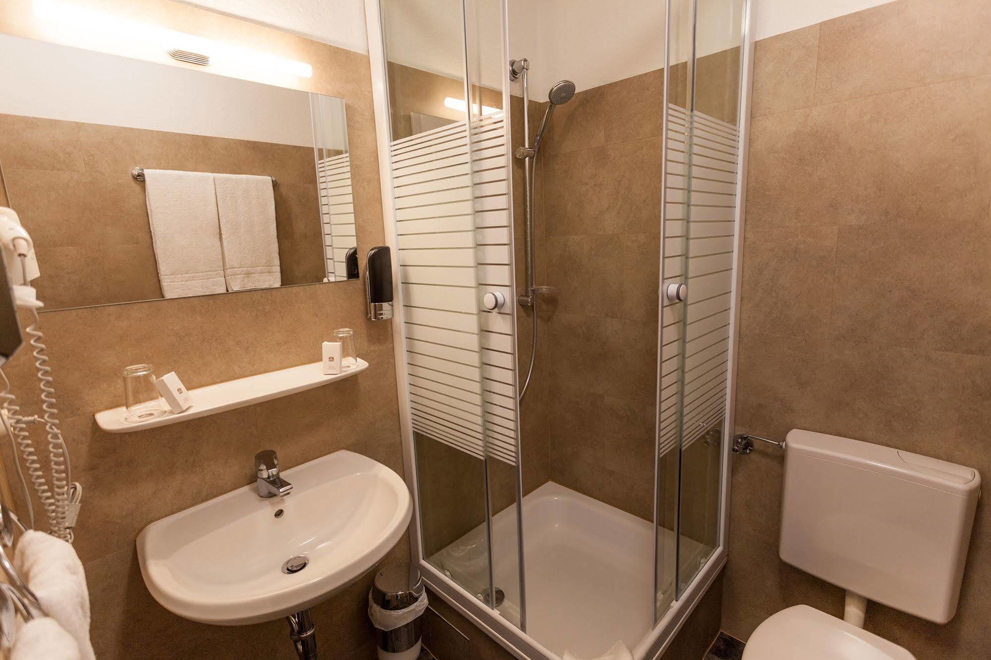 Sure By Western Ambassador 3* Düsseldorf